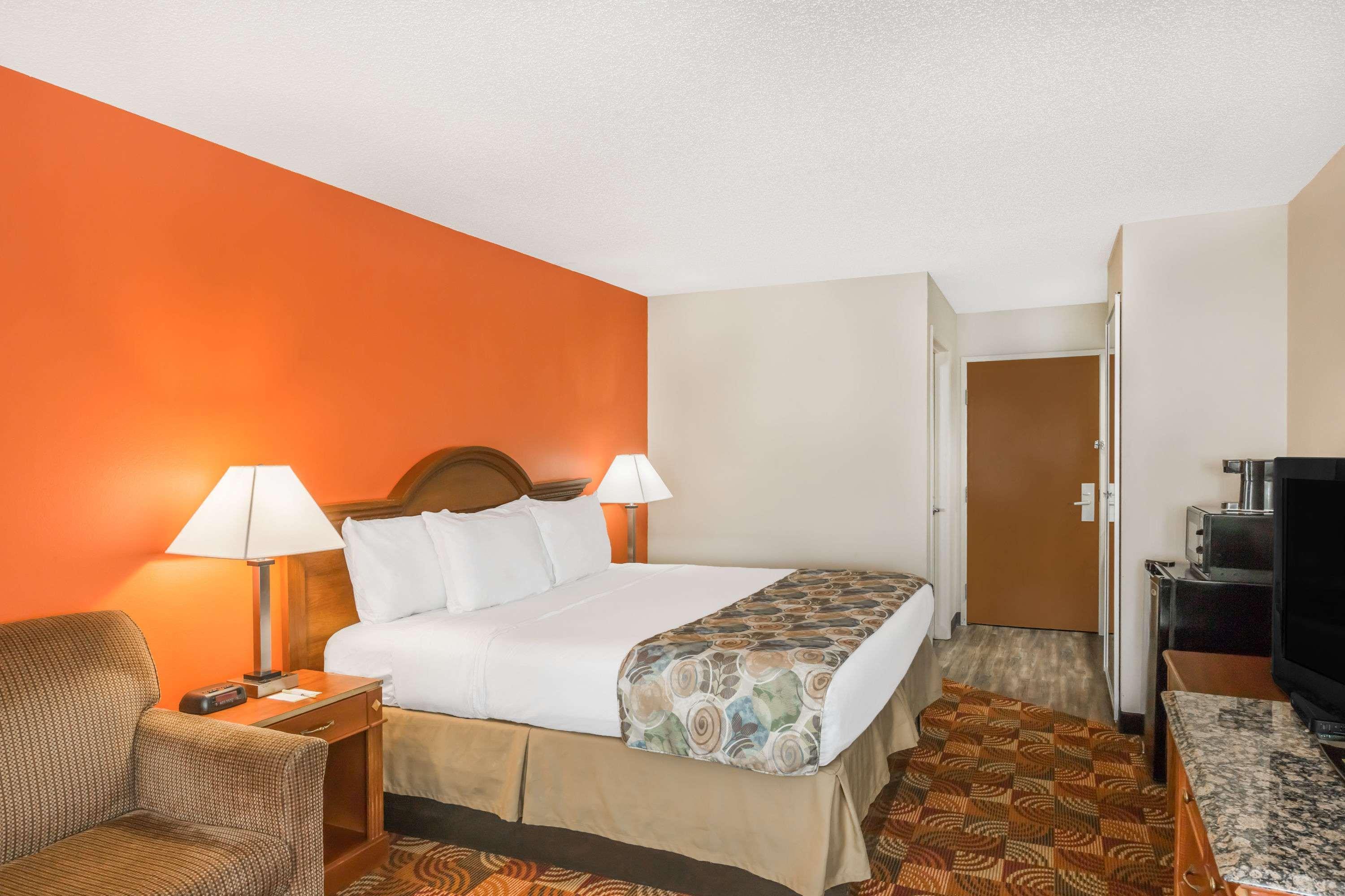 Days Inn By Wyndham Шелоут Екстер'єр фото
